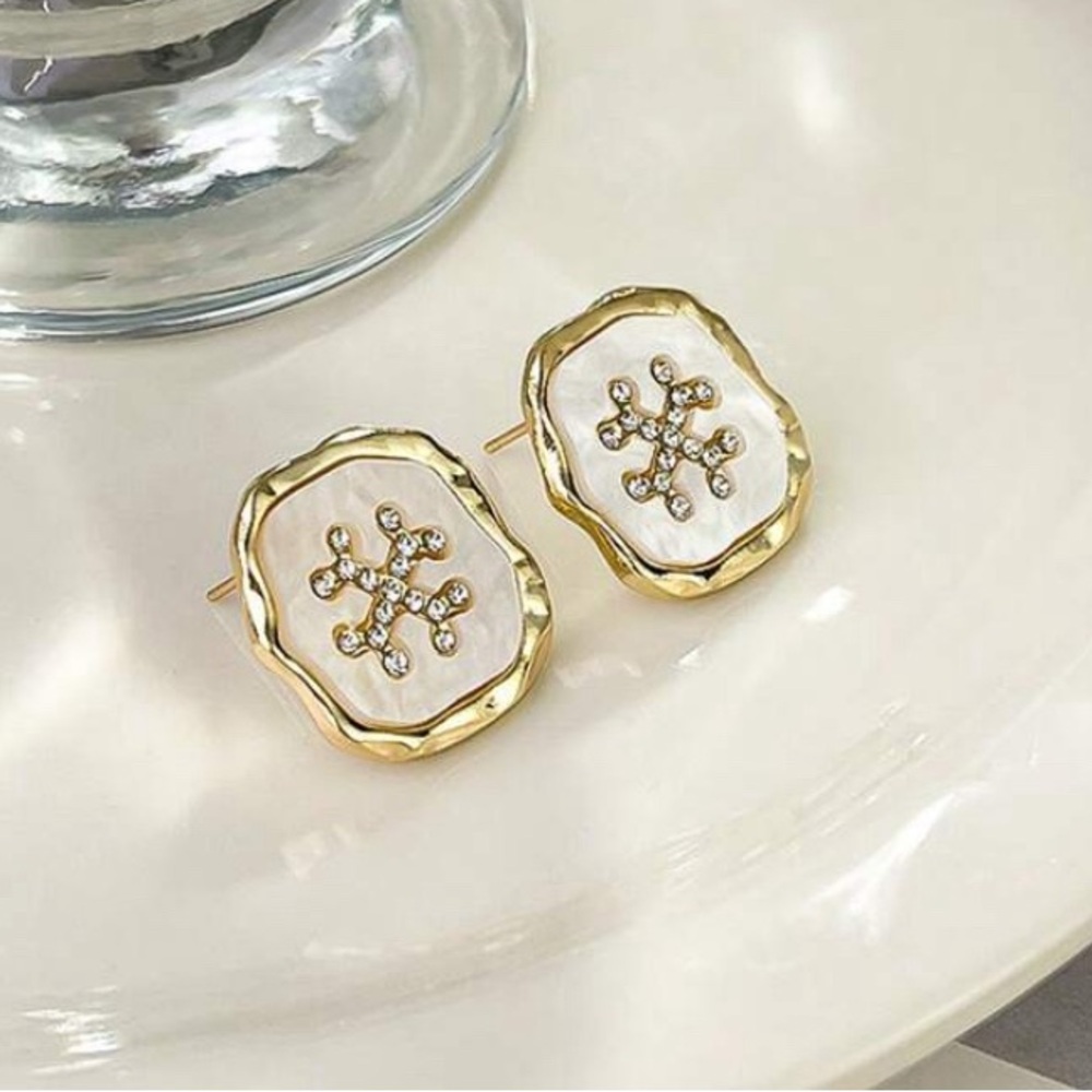 Gold and White high end designer style Earrings